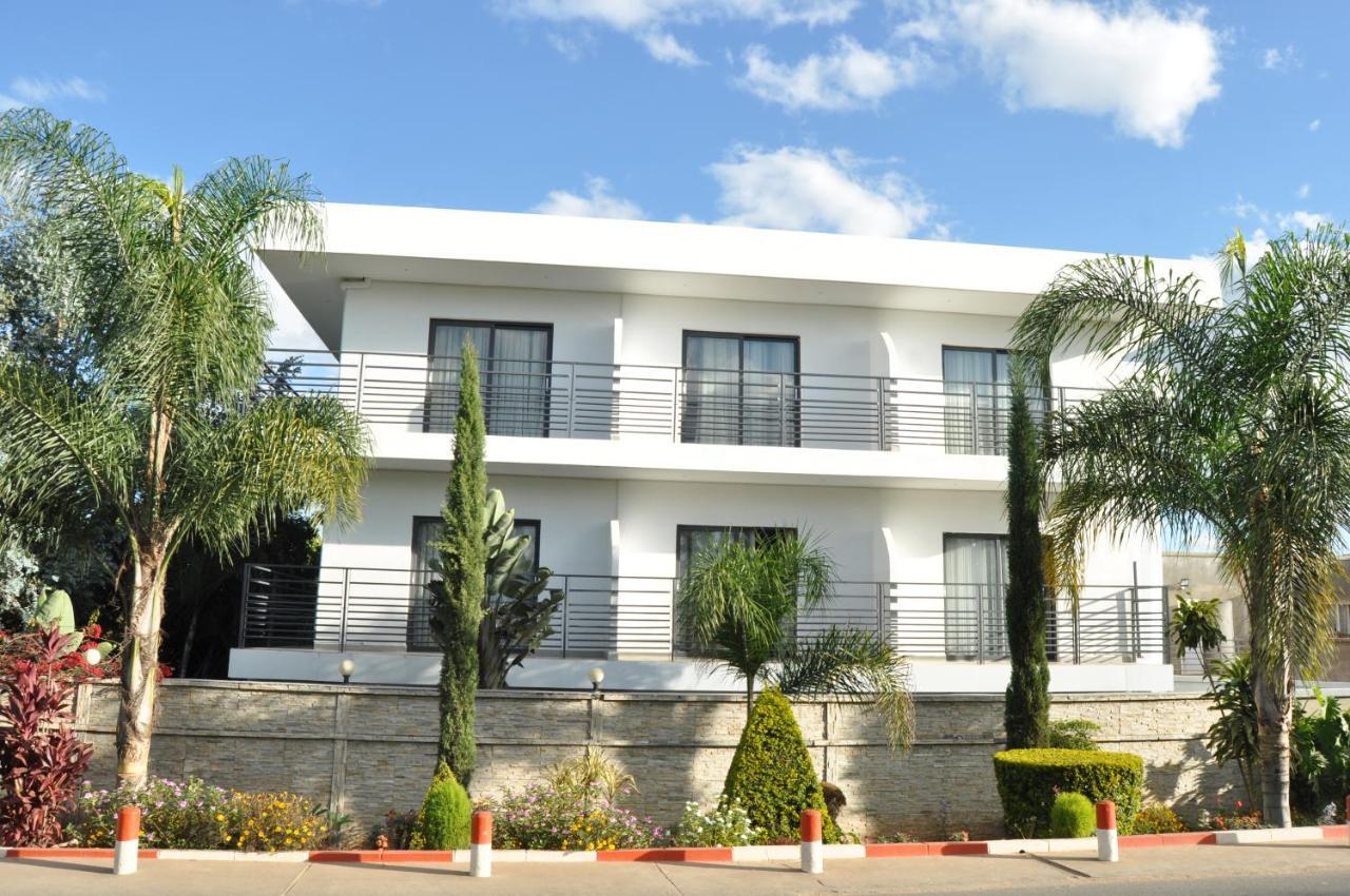 Hotel Sky Blue Mada Alasora Exterior photo