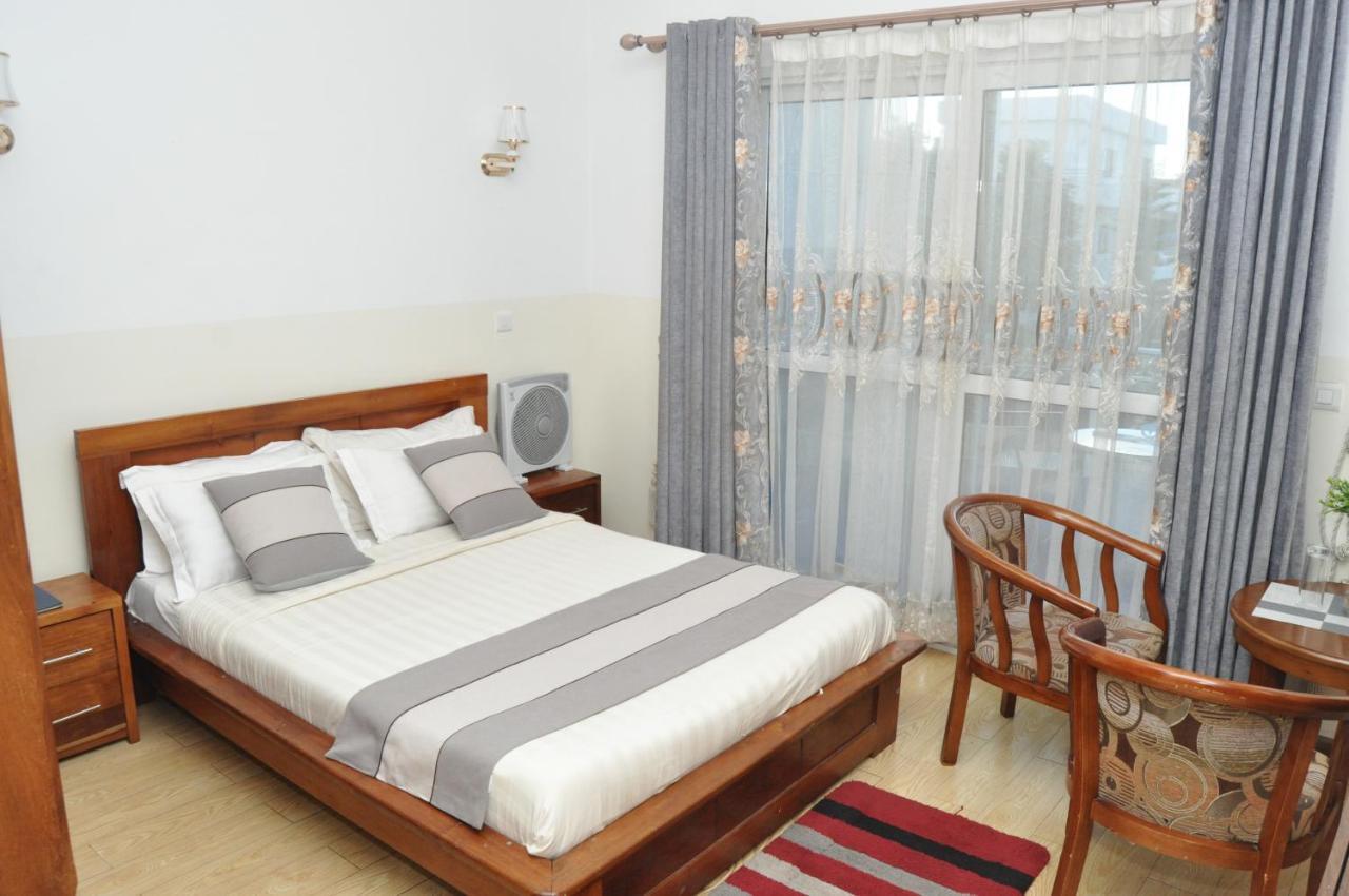 Hotel Sky Blue Mada Alasora Exterior photo